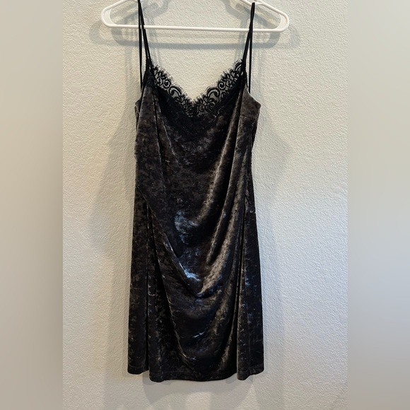 Worn once ABS Allen Schwartz crushed velvet slip dress size S - Picture 2 of 2